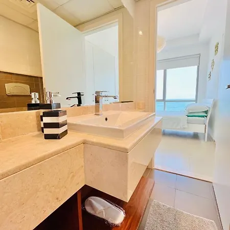Luxurious 2 Bedroom Beachfront Apartment - Direct Seaview Ras al-Khaimah Exterior foto
