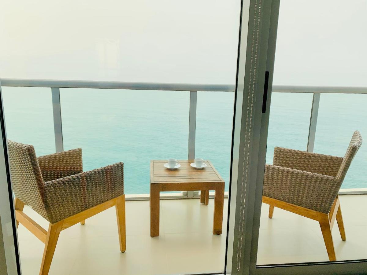 Apartment Luxurious 2 Bedroom Beachfront - Direct Seaview Ras al-Khaimah
