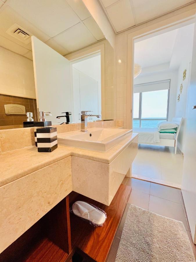 Luxurious 2 Bedroom Beachfront - Direct Seaview Apartment Ras al-Khaimah