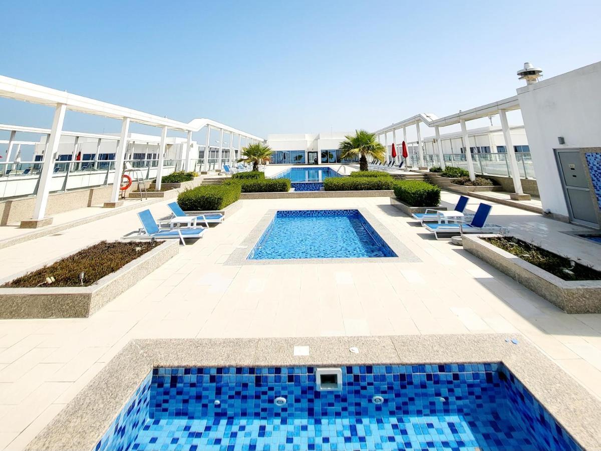 Luxurious 2 Bedroom Beachfront - Direct Seaview Apartment