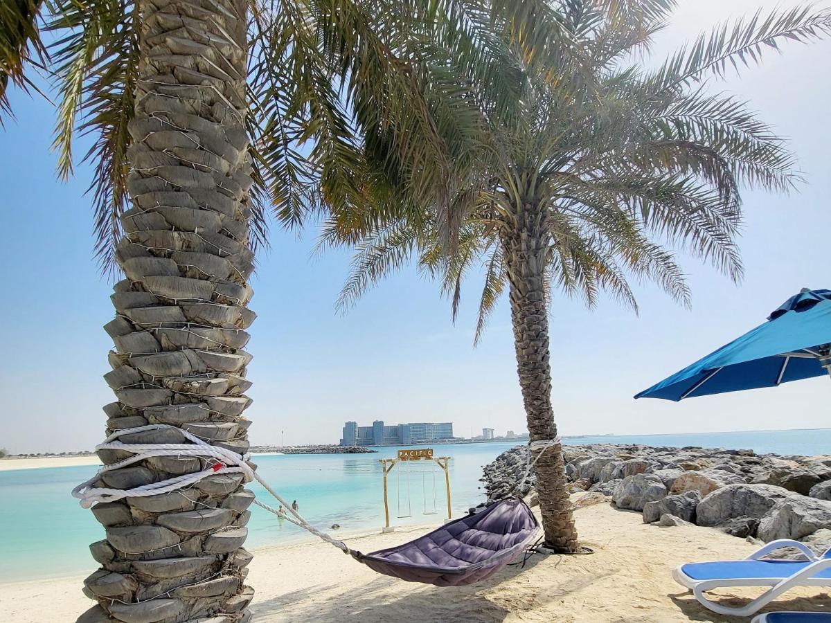 Apartment Luxurious 2 Bedroom Beachfront - Direct Seaview Ras al-Khaimah