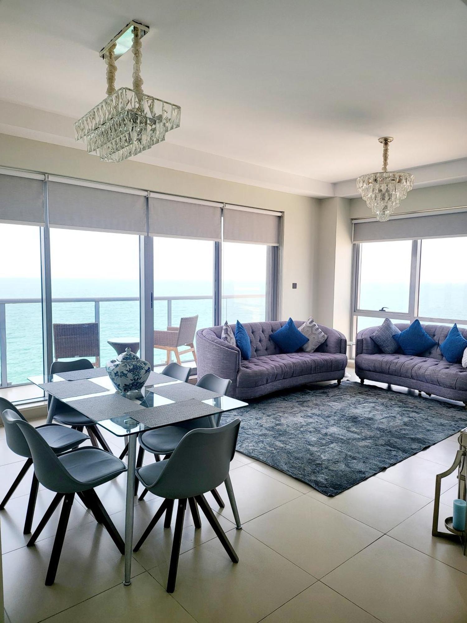Luxurious 2 Bedroom Beachfront - Direct Seaview Apartment