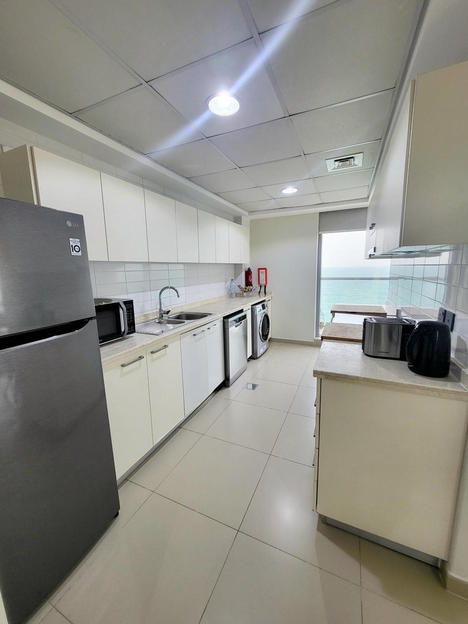 Apartment Luxurious 2 Bedroom Beachfront - Direct Seaview